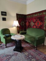 Hatalmas barokk kanapé + 2 fotel smaragd zöld bársony huzatú szegecselt ülőgarnitúra