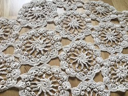 Rhombus-shaped ecru lace tablecloth (9th)
