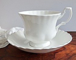Royal Albert fehér teás csésze