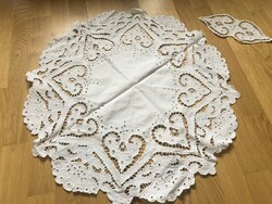 Madeira tablecloth and tray with hearts (7.)