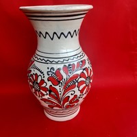 Corundum ceramic red, white, black vase