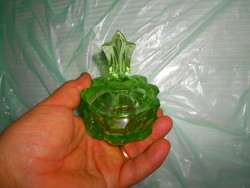 Zöld színű üveg doboz