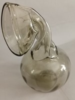 Csavart nyakú szakított üveg