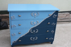 Chest of drawers in blue