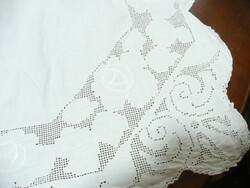 Toledo and embroidered white tablecloth