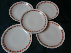Plains canteen patterned bella dessert plates