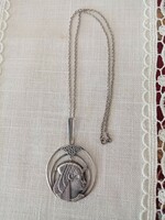 Régi egyiptomi  ezüstözött   iparművész ötvös  medál lánccal pulóverre