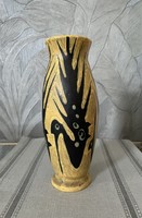 Gorka Lívia madaras váza
