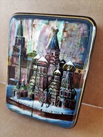 Gyönyörű szignált kézzel festett orosz Fedoskínó lakkdoboz