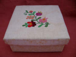 Retro embroidered box from Kalocsa