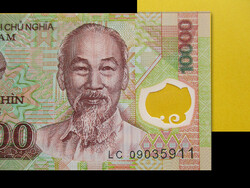 Unc - 10,000 dong - 2009 - vietnam - window plastic banknote