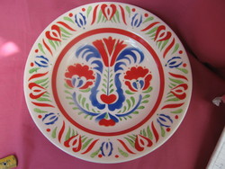 Ősi népi női szimbólummal GRÁNIT fali tányér