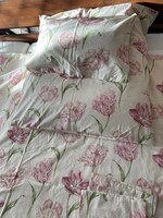 Elegáns tulipános 1 személyes ágynemü garnitúra 2 kispárnával