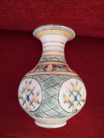 Gorka Géza szőgletes váza