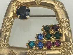 Aranyozott bross színes kristályokkal, 3,5 x 3 cm