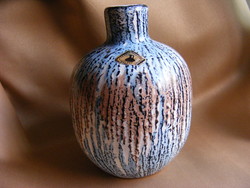 Jelzett iparművészeti bordázott kerámia váza