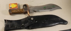 Hunter with dagger case 599