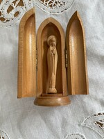 Kis faragott nyitható oltár, utazó szent, Szüz Mária