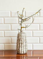Hódmezővásárhelyi retro kerámia váza - pamacsolt szürke mázzal, függőleges vonalakkal - HMV