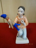 Hollóházi porcelán figura, kislány pinokkióval, magassága 12,5 cm.