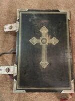 KÜLÖNLEGES Missale Romanum - csatokkal díszített
