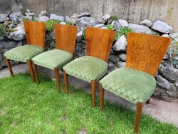 1930-as években Jindrich Halabala által tervezett székek