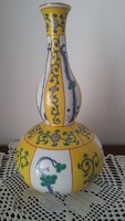 Herend vase with siang jaune pattern