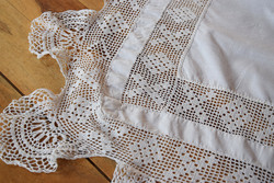 Antique old handmade crocheted tablecloth needlework showcase lace centerpiece 77 x 74