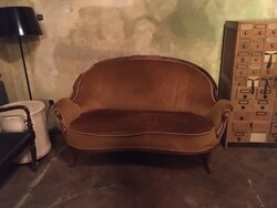 Neo-baroque style sofa for sale!