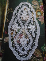 Hand-stitched cord lace tablecloth. 68 X 33 cm.
