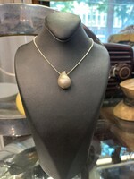 Design necklace