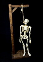 Hanged man - skeleton!