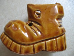 Porcelain shoe, boot frame