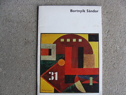 Alexander Bortnyik folder.