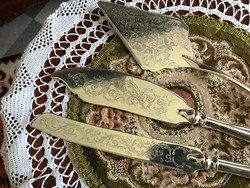 Set of pretty chiseled silver-plated cake shovel and knife