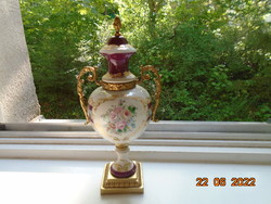 SEVRES jellegű Tűzaranyozott bronz szerelékkel,talapzattal, szignós kézi festéssel, Empire urna váza