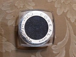 L'oreal eyeshadow powder, classic black and pearl lipstick