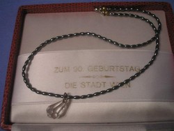 Gyógyhatású antik drágakő hematitkő gyöngy,kristály medállal carabiner kapcsos 41 cm-es ritkaság