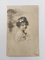 Régi képeslap 1916 fotó levelezőlap kislány