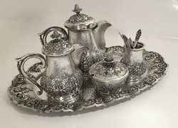 Ezüst, lótuszvirágokkal díszített dekoratív djoka teáskészlet (2091 g)