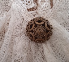 Ornament button