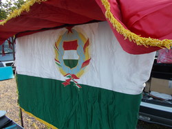 Óriási Régi magyar Kadar disz selyem zászló, 140 x 240 cm