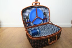 4 személyes fonott piknik táska kosár kemping szett dekor bőrönd