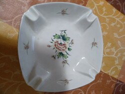 Porcelain ashtray, Hólloház