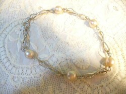 Silver bracelet with pearls