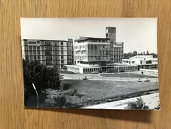 OROSHÁZA - Az új kórház homlokzata  képeslap  -  Postatiszta