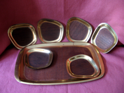 Art deco réz színű tálca poháralátétekkel
