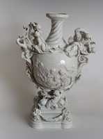 Nápolyi porcelán - Fehér mázas porcelán váza mitikus jelenetekkel