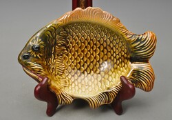 Deep granite fish plate 23 x 16 cm. He has no injuries.