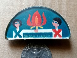 Úttörő - Őrizzük a lángot! 1975-1976 jelvény